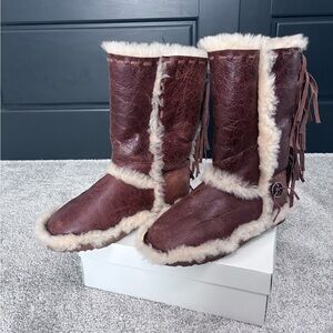 Koolaburra Brown Shearling Winter Boots, size 8, 39